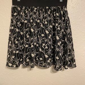 Mossimo Black Wide Band White Floral Print Mini Skirt Size M